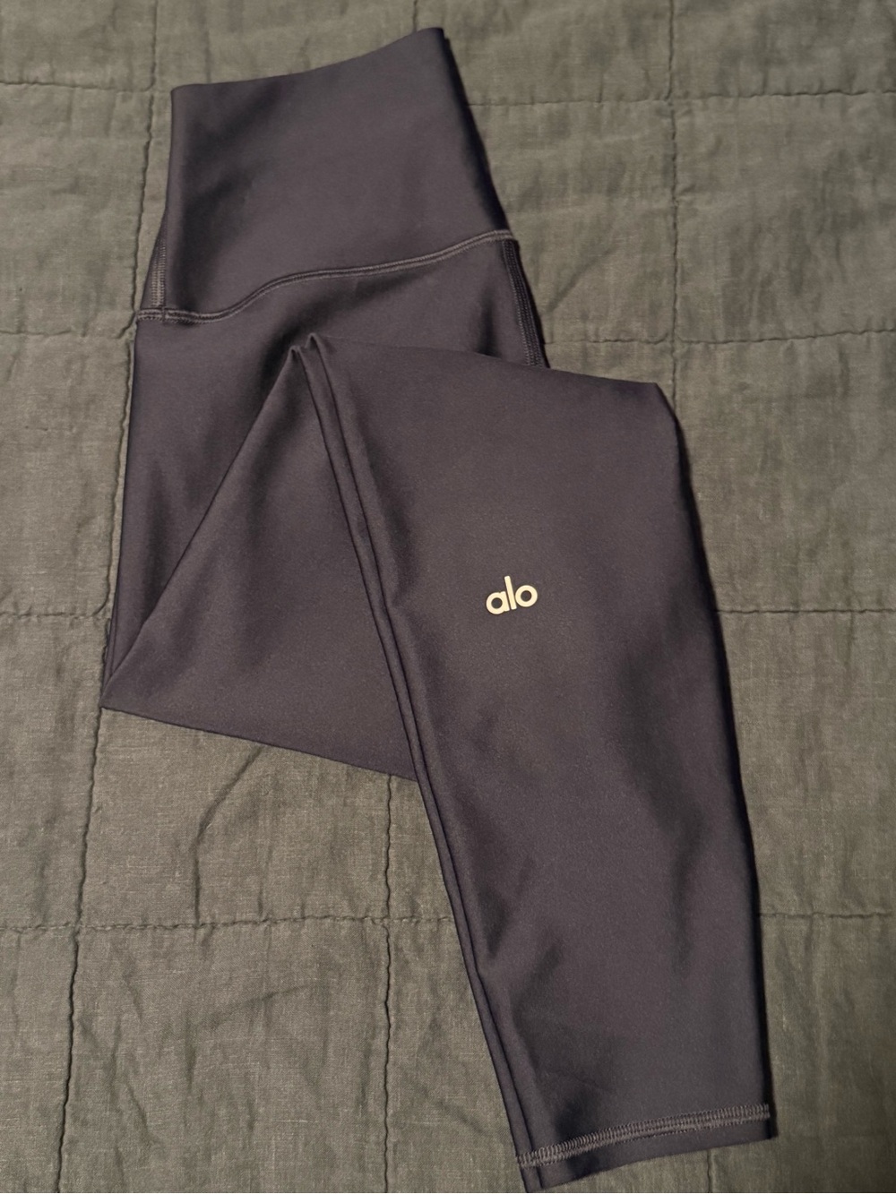 Alo AirLift Leggings in Navy - Size Small